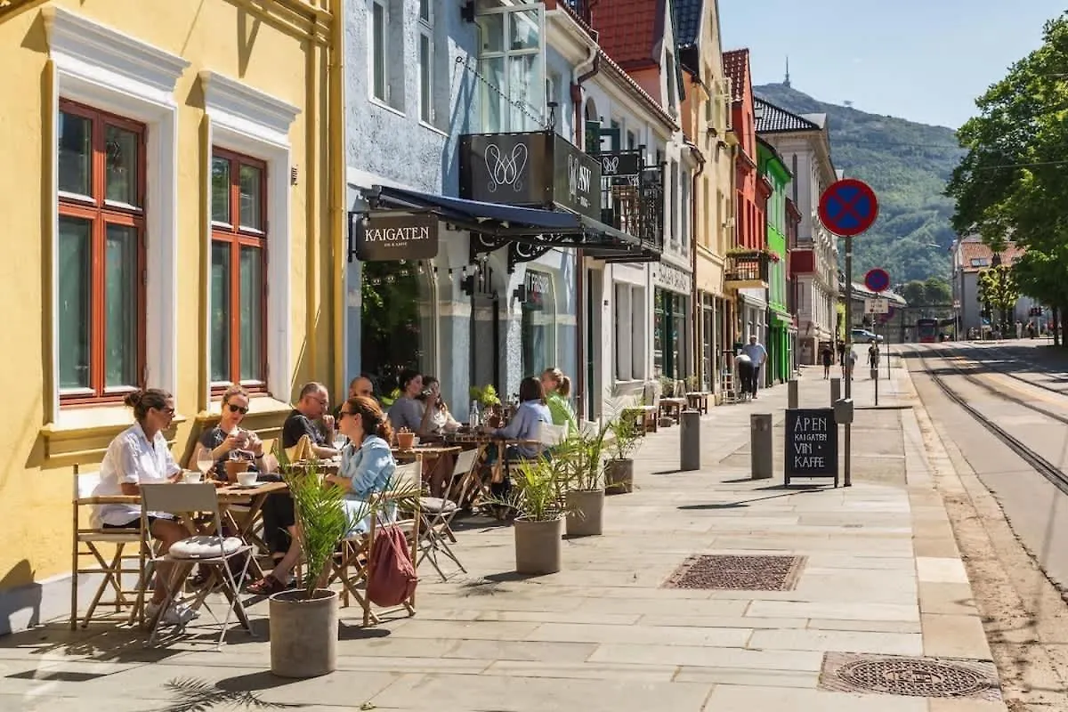 Dinbnb Apartments L 500M To Bryggen L Bathtub & New 2017 L Authentic Bergenshus  Bergen