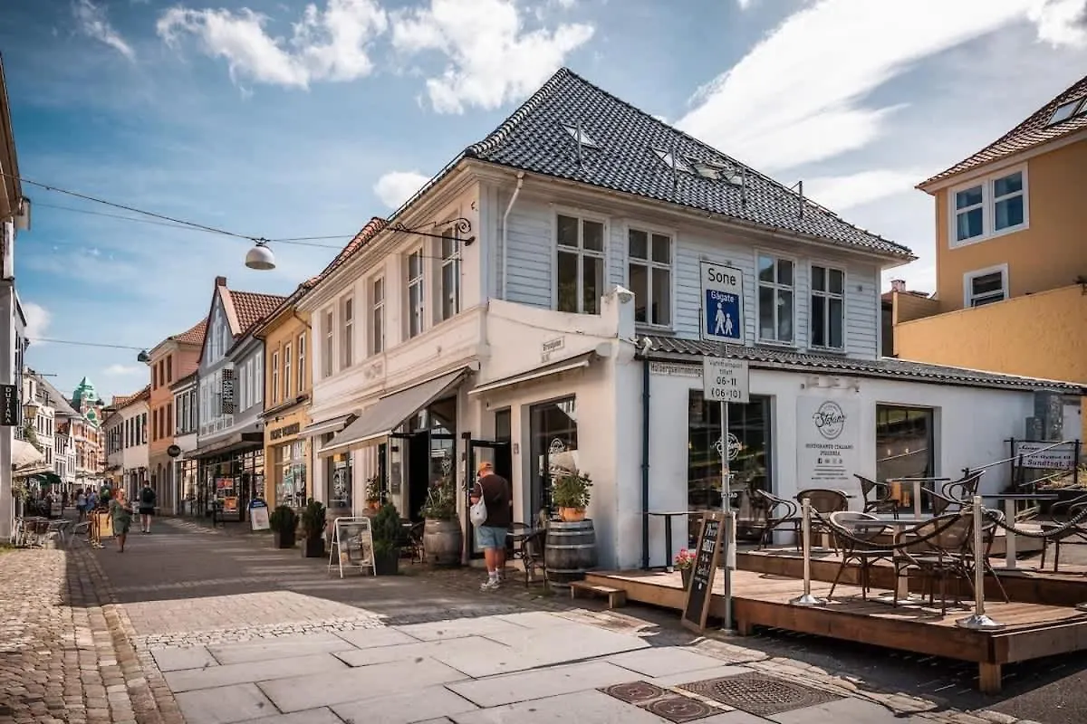 Dinbnb Apartments L 500M To Bryggen L Bathtub & New 2017 L Authentic Bergenshus Norway